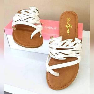 Jynx sandal